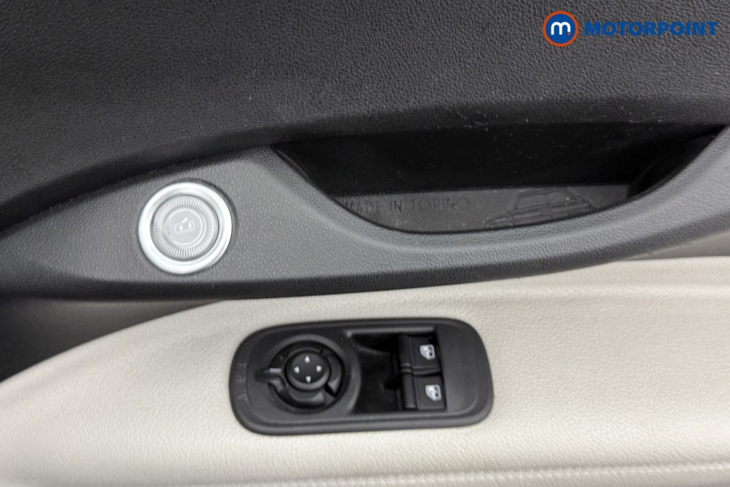 Fiat 500 La Prima Automatic Electric Convertible - Stock Number (1545452) - 16th supplementary image
