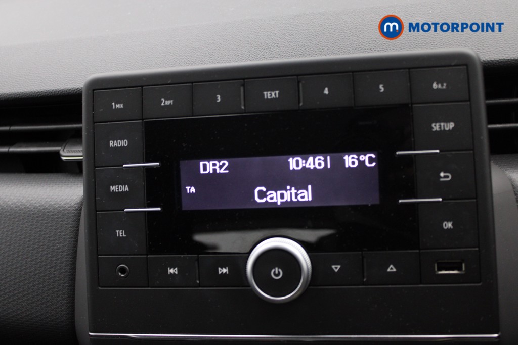 Renault Clio Play Manual Petrol Hatchback - Stock Number (1545468) - 5th supplementary image