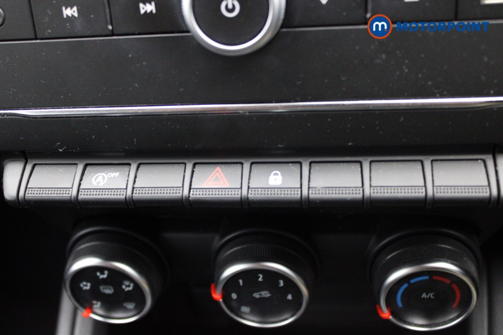 Renault Clio Play Manual Petrol Hatchback - Stock Number (1545468) - 6th supplementary image