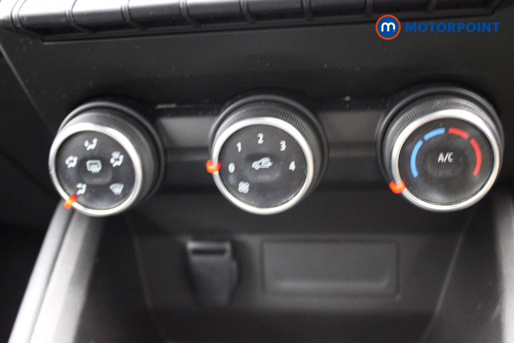 Renault Clio Play Manual Petrol Hatchback - Stock Number (1545468) - 7th supplementary image