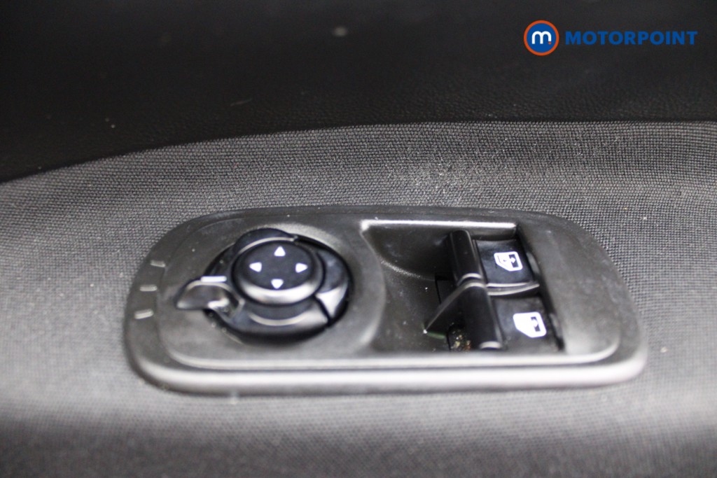 Fiat 500 RED Automatic Electric Hatchback - Stock Number (1545746) - 14th supplementary image