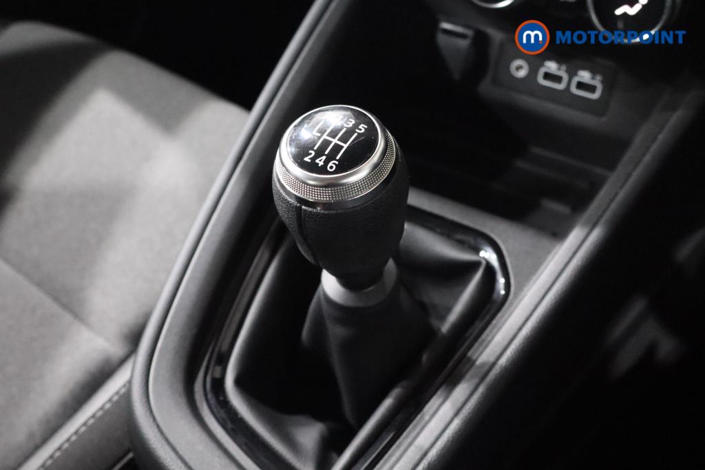 Renault Clio Evolution Manual Petrol Hatchback - Stock Number (1546239) - 5th supplementary image