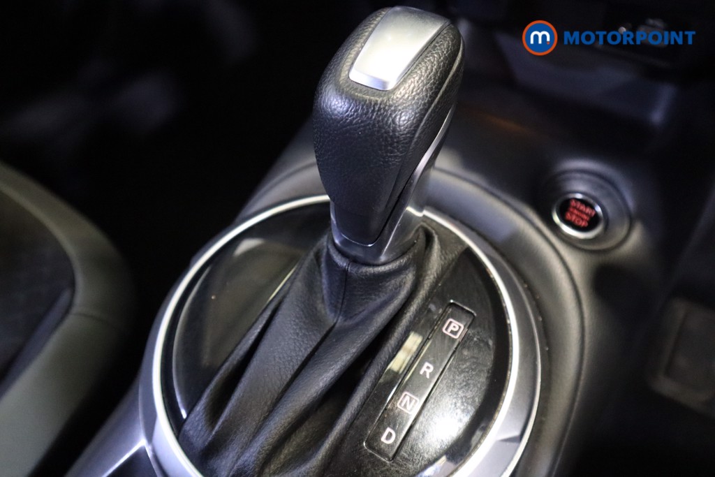 Nissan Juke N-Connecta Automatic Petrol SUV - Stock Number (1546246) - 8th supplementary image