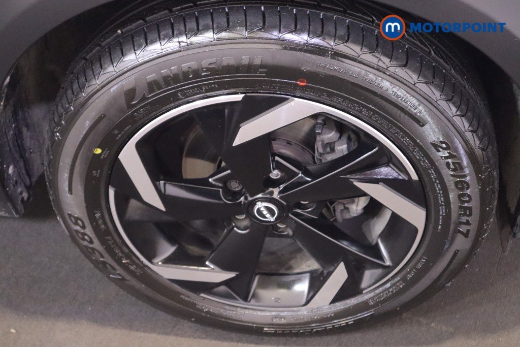 Nissan Juke N-Connecta Automatic Petrol SUV - Stock Number (1546246) - 14th supplementary image