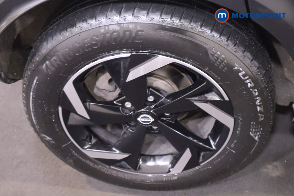 Nissan Juke N-Connecta Automatic Petrol SUV - Stock Number (1546246) - 15th supplementary image