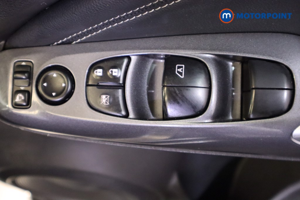 Nissan Juke N-Connecta Automatic Petrol SUV - Stock Number (1546246) - 16th supplementary image