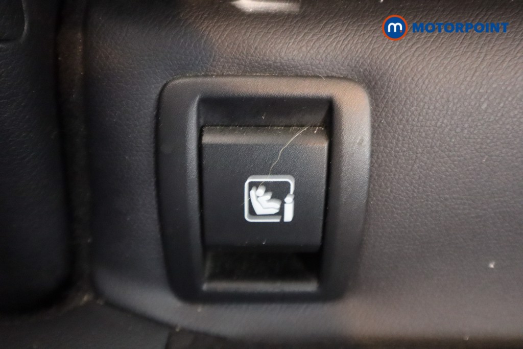 Nissan Juke N-Connecta Automatic Petrol SUV - Stock Number (1546246) - 29th supplementary image