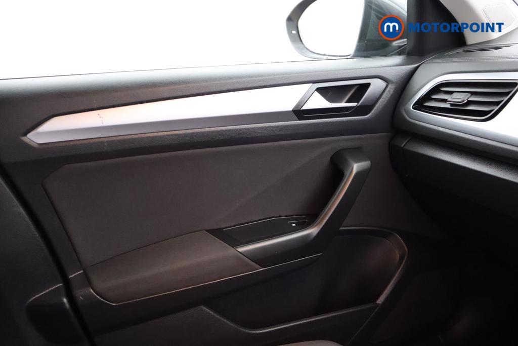 Volkswagen T-Roc Life Manual Petrol SUV - Stock Number (1546957) - 8th supplementary image