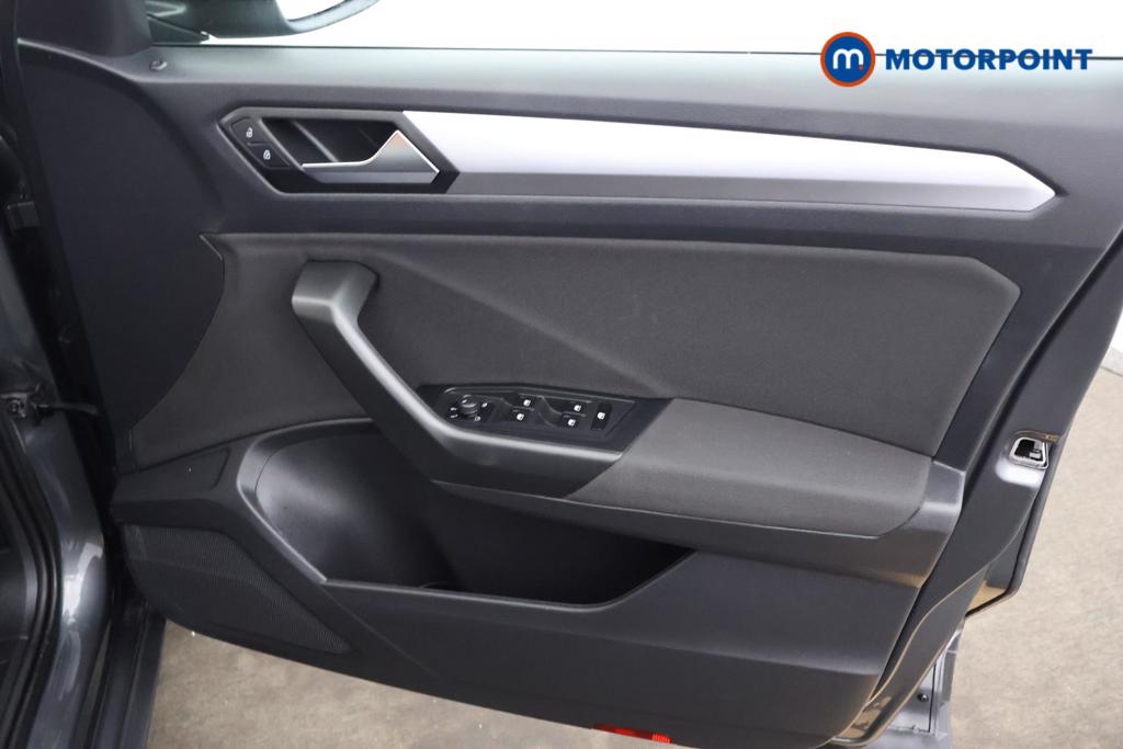 Volkswagen T-Roc Life Manual Petrol SUV - Stock Number (1546957) - 9th supplementary image