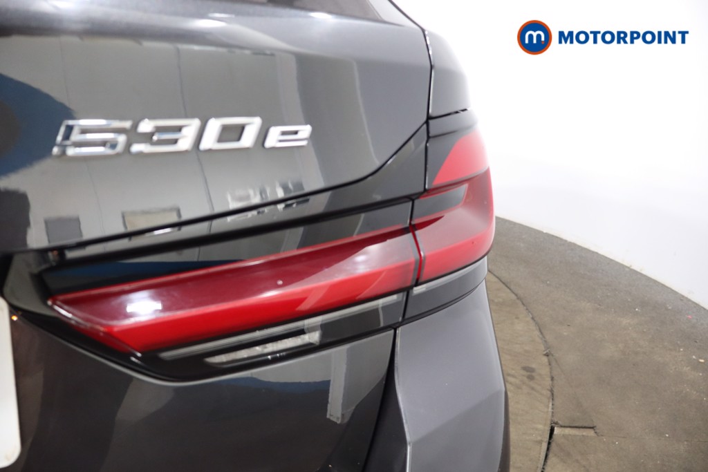 BMW 5 Series M Sport Automatic Petrol Plug-In Hybrid Estate - Stock Number (1546964) - 28th supplementary image