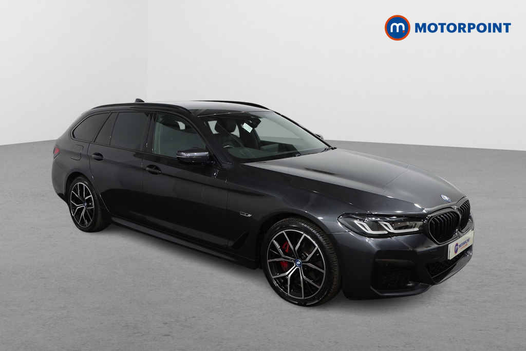 BMW 5 Series M Sport Automatic Petrol Plug-In Hybrid Estate - Stock Number (1546964) - Drivers side front corner
