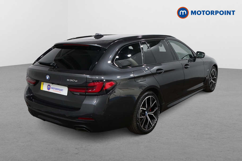 BMW 5 Series M Sport Automatic Petrol Plug-In Hybrid Estate - Stock Number (1546964) - Drivers side rear corner