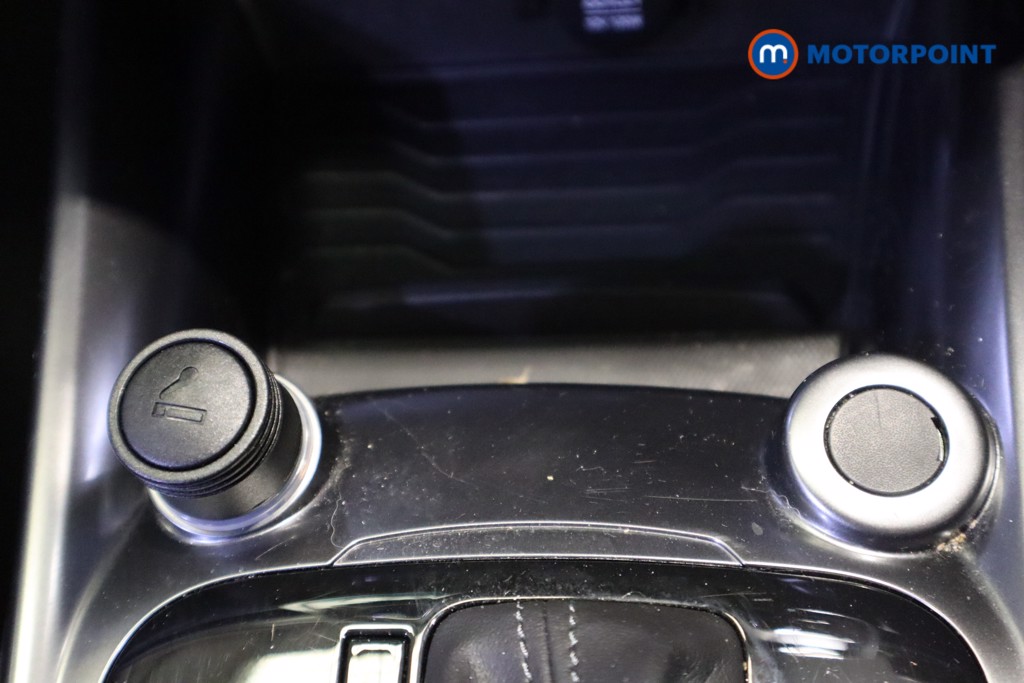 Ssangyong Tivoli Ultimate Automatic Petrol SUV - Stock Number (1547748) - 21st supplementary image