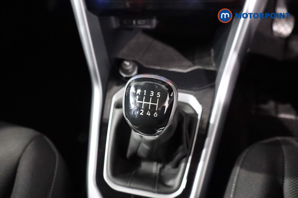Volkswagen T-Roc Life Manual Petrol SUV - Stock Number (1549226) - 18th supplementary image