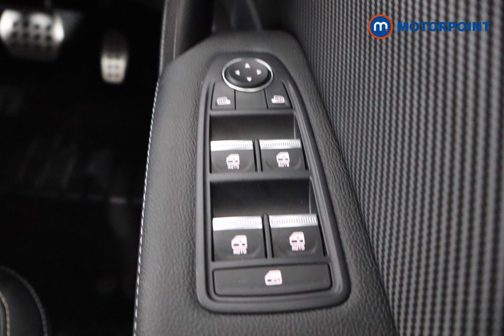 Renault Captur Engineered Automatic Petrol-Electric Hybrid SUV - Stock Number (1549263) - 16th supplementary image