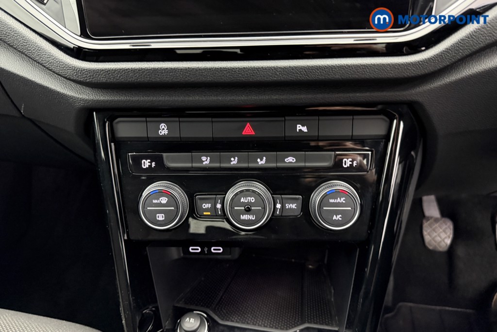 Volkswagen T-Roc Black Edition Manual Petrol SUV - Stock Number (1549475) - 12th supplementary image