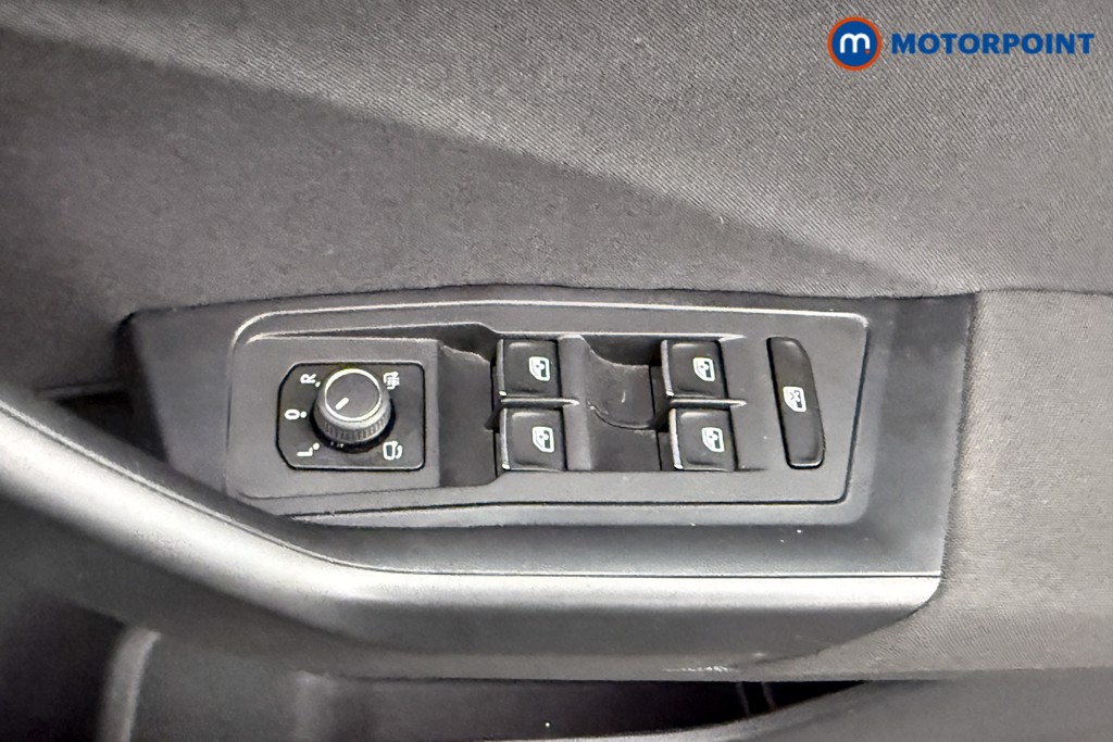 Volkswagen T-Roc Black Edition Manual Petrol SUV - Stock Number (1549475) - 17th supplementary image