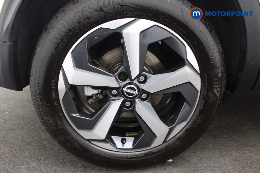 Nissan Qashqai Acenta Premium Automatic Petrol-Electric Hybrid SUV - Stock Number (1528590) - 17th supplementary image