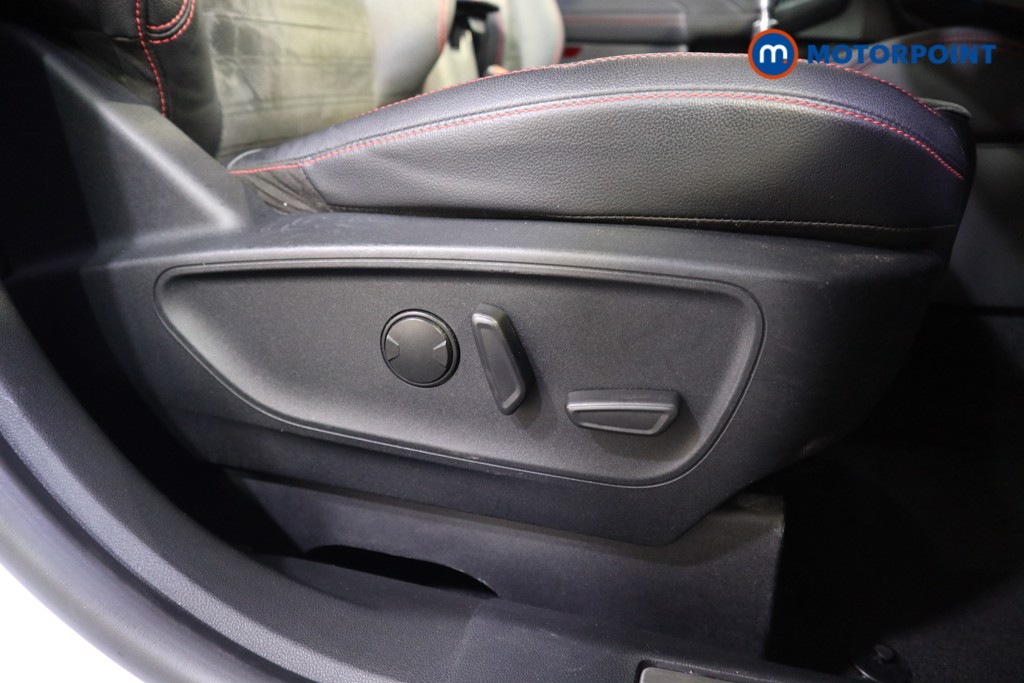 Ford Kuga St-Line Edition Manual Petrol SUV - Stock Number (1538127) - 13th supplementary image