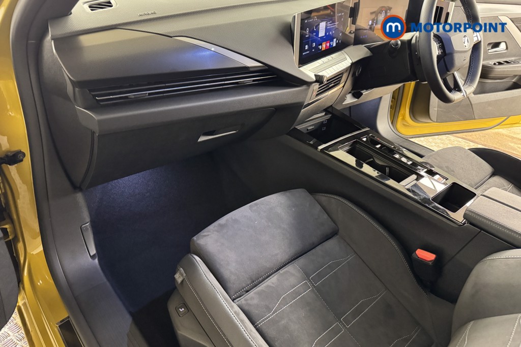 Vauxhall Astra Ultimate Automatic Petrol Plug-In Hybrid Hatchback - Stock Number (1539968) - 8th supplementary image