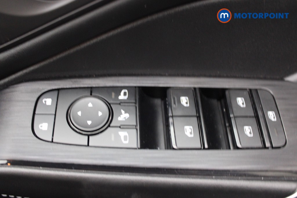 Nissan Qashqai N-Connecta Manual Petrol SUV - Stock Number (1540083) - 19th supplementary image