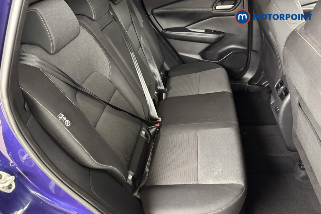 Nissan Qashqai N-Connecta Manual Petrol SUV - Stock Number (1540699) - 4th supplementary image