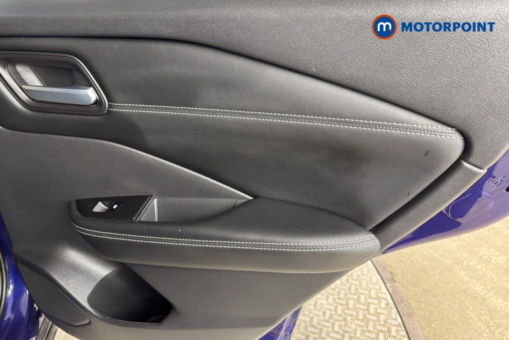 Nissan Qashqai N-Connecta Manual Petrol SUV - Stock Number (1540699) - 16th supplementary image
