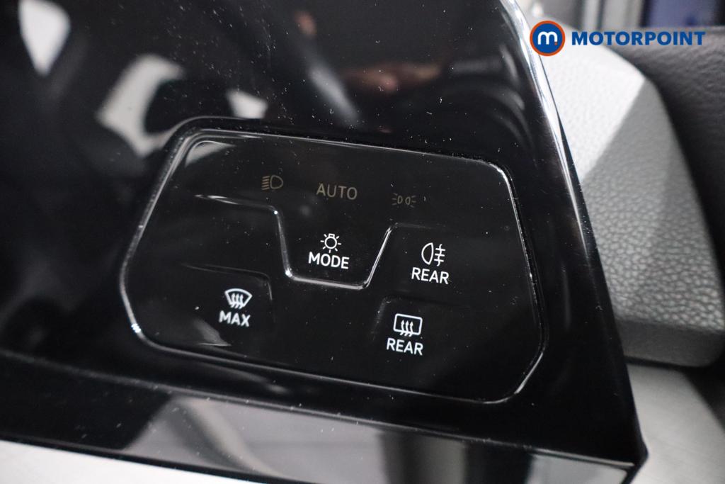 Volkswagen Golf Life Manual Petrol Hatchback - Stock Number (1541915) - 10th supplementary image
