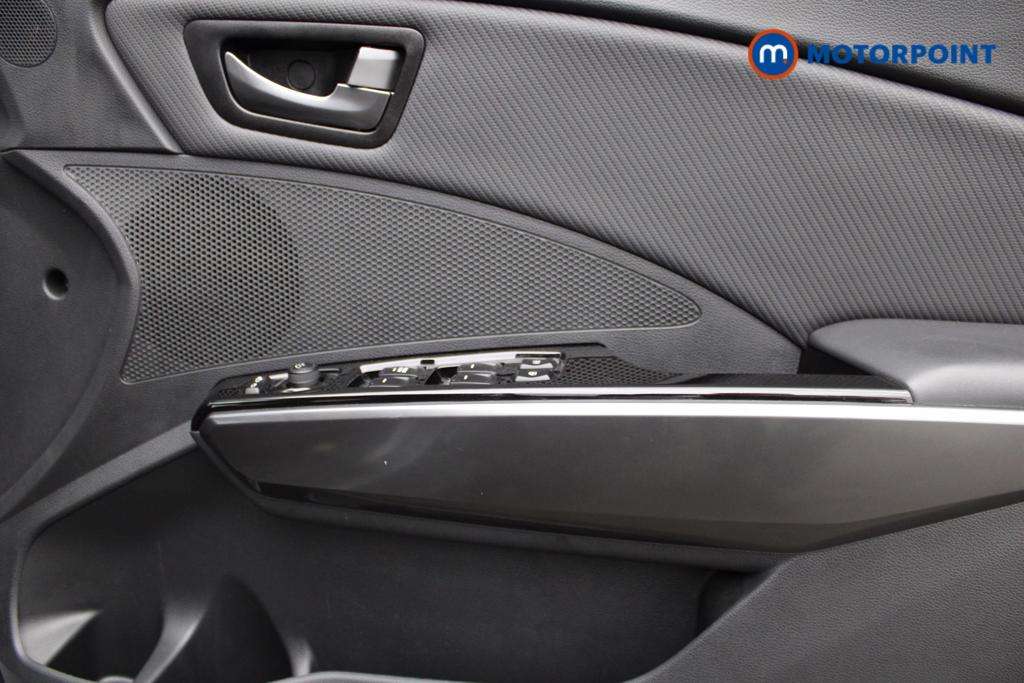 Ssangyong Tivoli Ultimate Automatic Petrol SUV - Stock Number (1545634) - 17th supplementary image