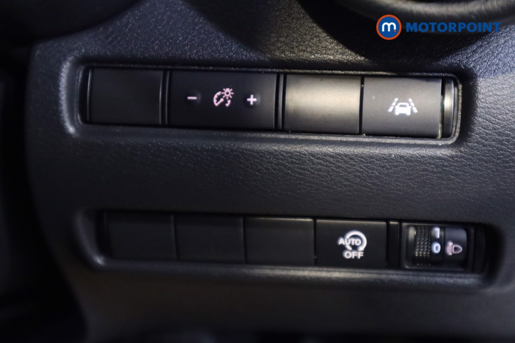 Nissan Juke N-Connecta Automatic Petrol SUV - Stock Number (1546244) - 8th supplementary image