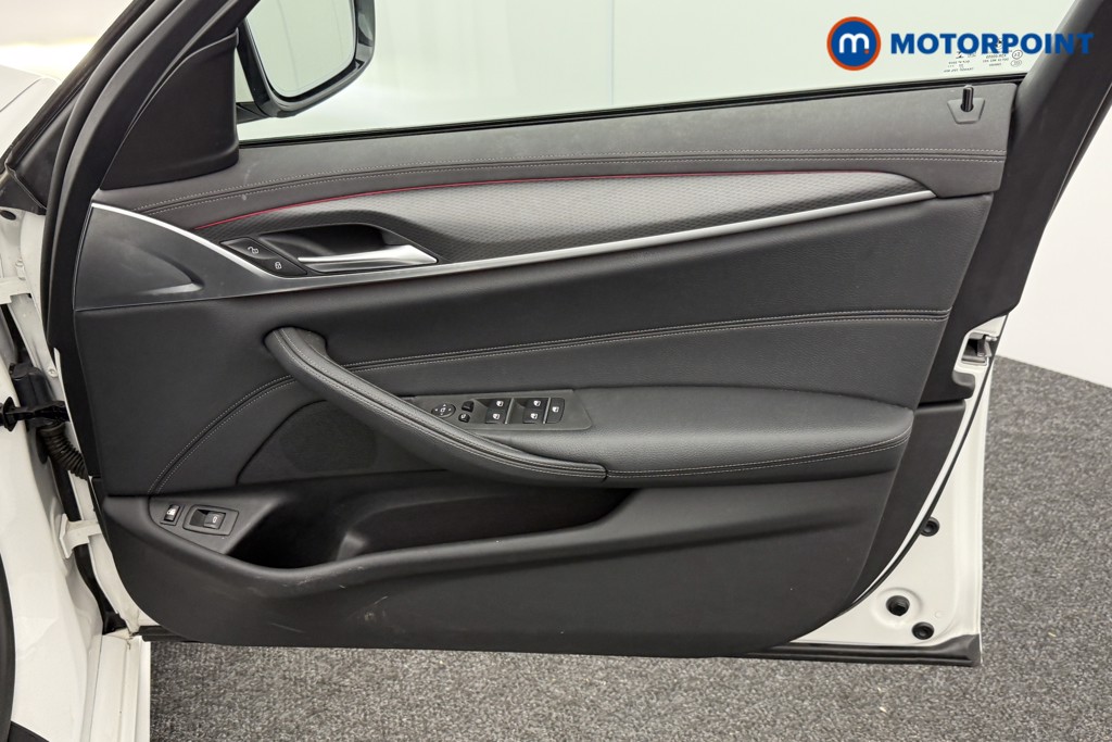 BMW 5 Series M Sport Automatic Petrol Plug-In Hybrid Estate - Stock Number (1546917) - 17th supplementary image