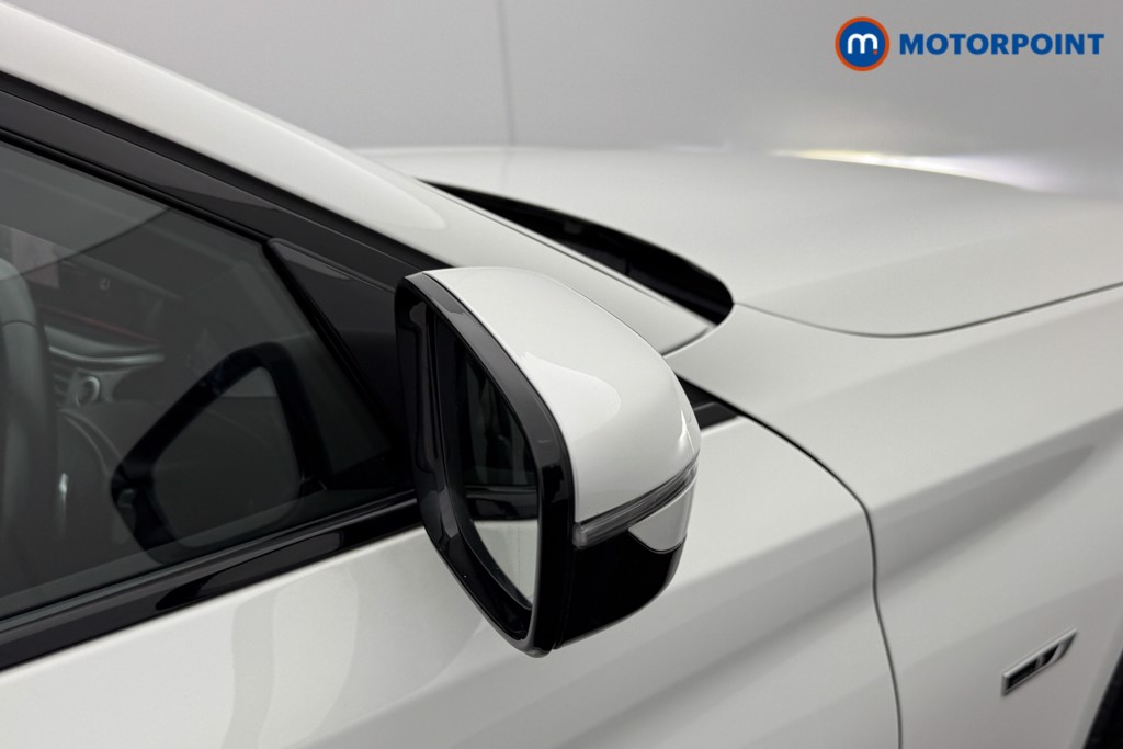BMW 5 Series M Sport Automatic Petrol Plug-In Hybrid Estate - Stock Number (1546917) - 19th supplementary image