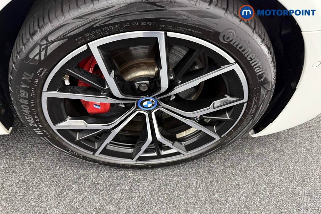 BMW 5 Series M Sport Automatic Petrol Plug-In Hybrid Estate - Stock Number (1546917) - 36th supplementary image