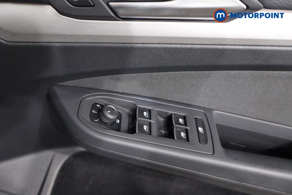 Volkswagen Golf Life Automatic Petrol Hatchback - Stock Number (1546919) - 19th supplementary image
