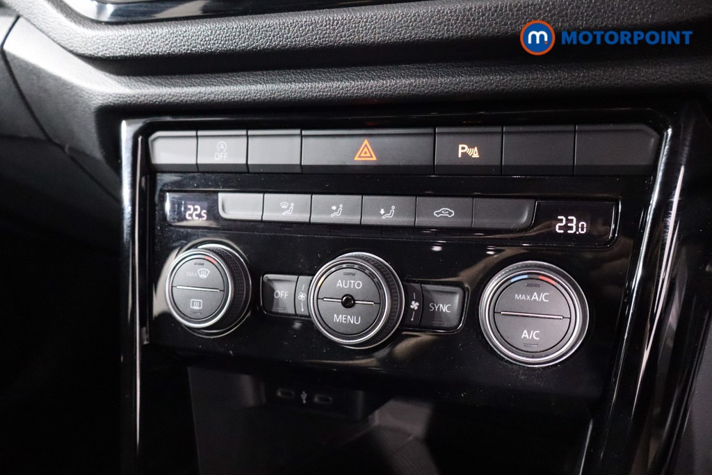 Volkswagen T-Roc Black Edition Manual Petrol SUV - Stock Number (1546920) - 14th supplementary image