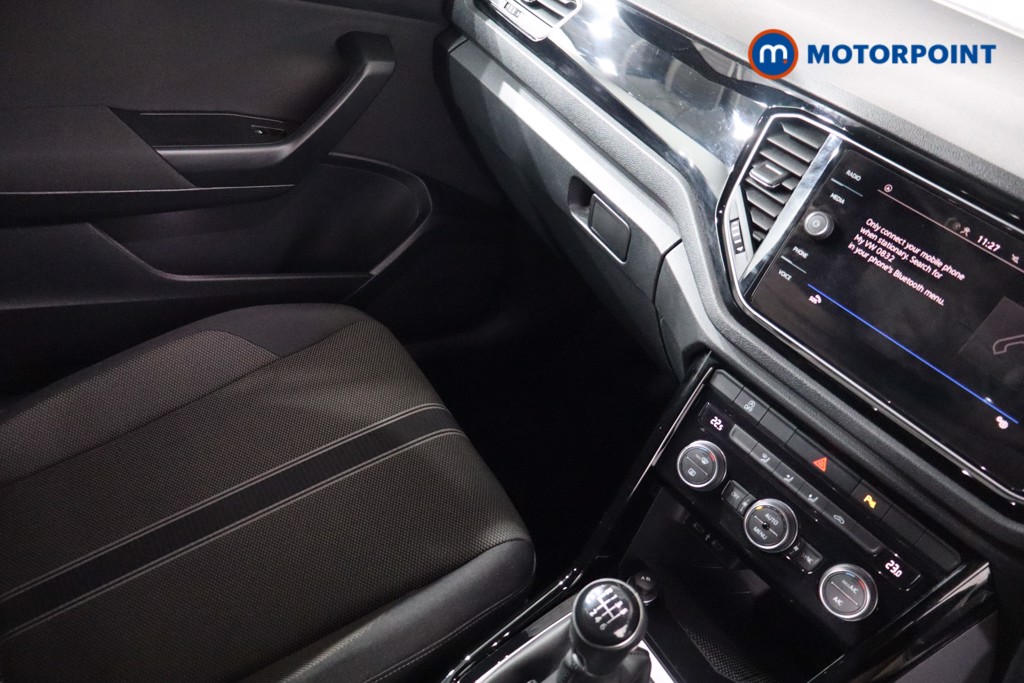 Volkswagen T-Roc Black Edition Manual Petrol SUV - Stock Number (1546920) - 17th supplementary image