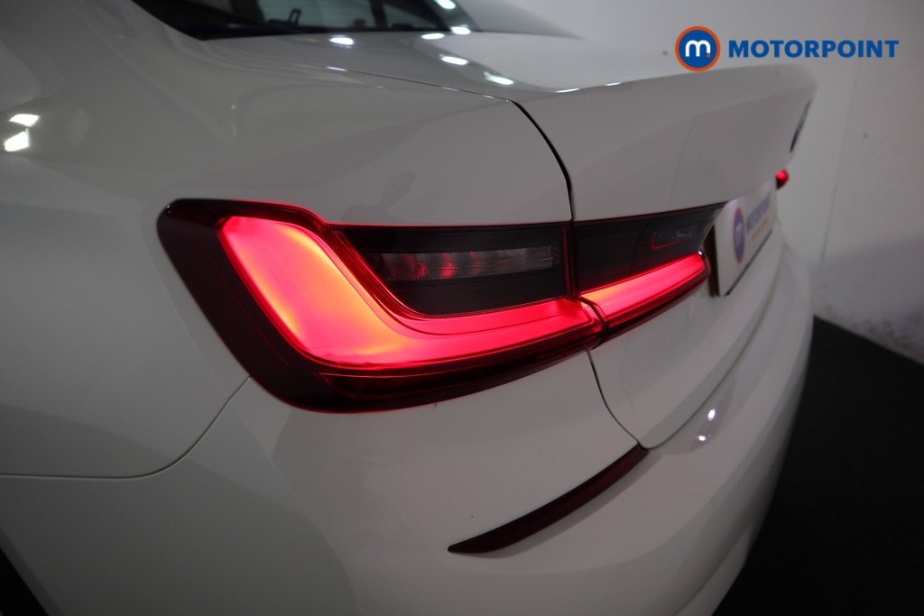 BMW 3 Series M Sport Automatic Petrol Plug-In Hybrid Saloon - Stock Number (1546944) - 22nd supplementary image