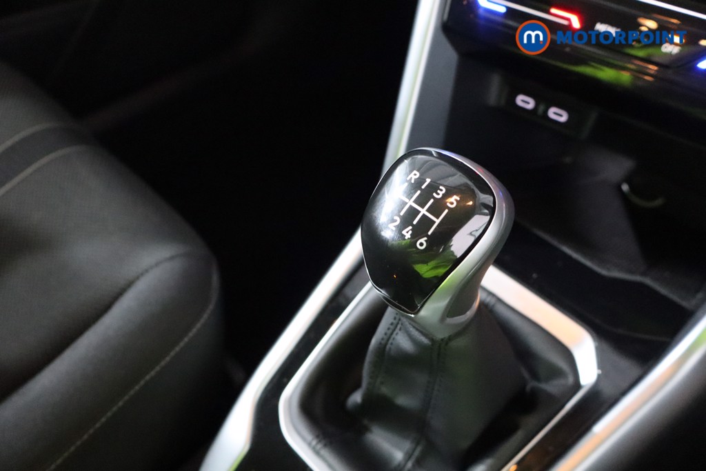 Volkswagen T-Roc Life Manual Petrol SUV - Stock Number (1547779) - 15th supplementary image