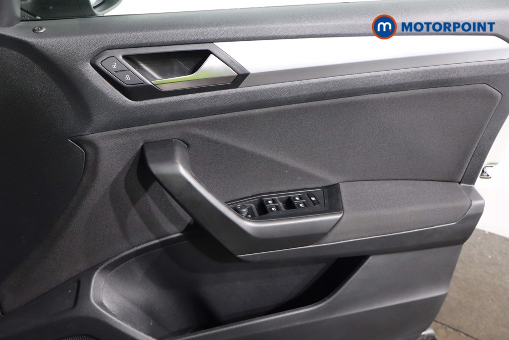 Volkswagen T-Roc Life Manual Petrol SUV - Stock Number (1547779) - 21st supplementary image