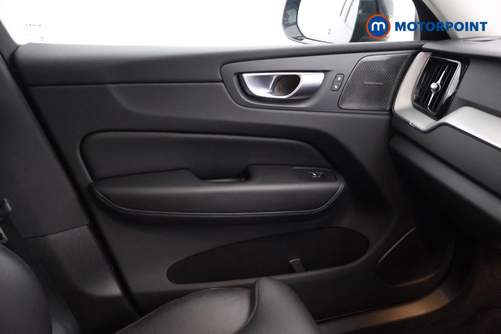Volvo Xc60 Plus Automatic Diesel SUV - Stock Number (1548804) - 8th supplementary image
