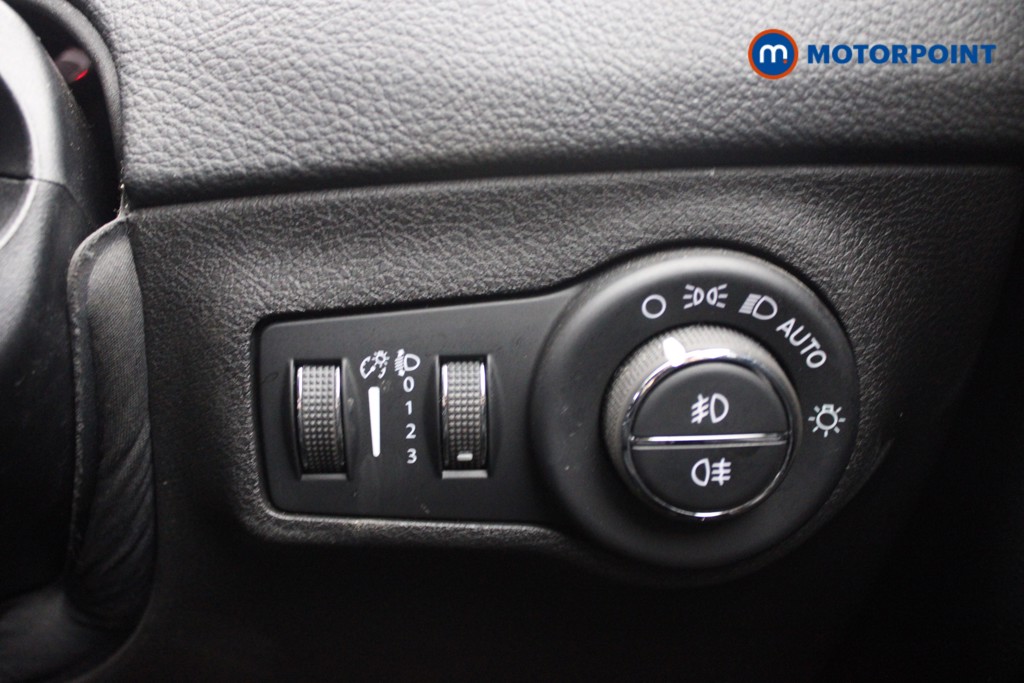 Jeep Compass Longitude Manual Petrol SUV - Stock Number (1526915) - 13th supplementary image