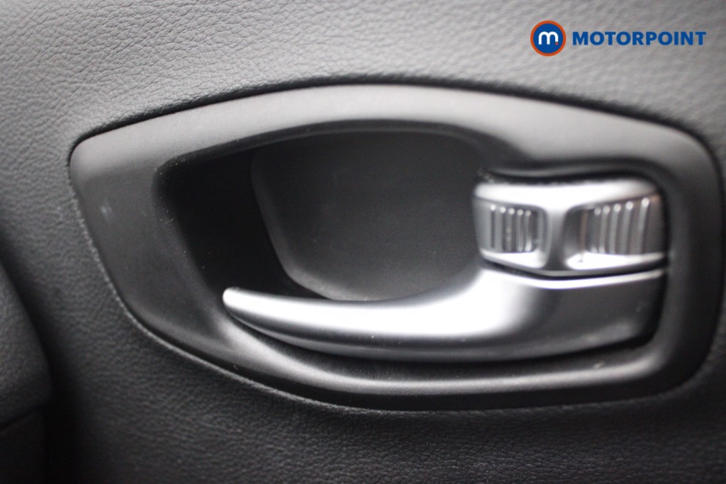 Jeep Compass Longitude Manual Petrol SUV - Stock Number (1526915) - 14th supplementary image