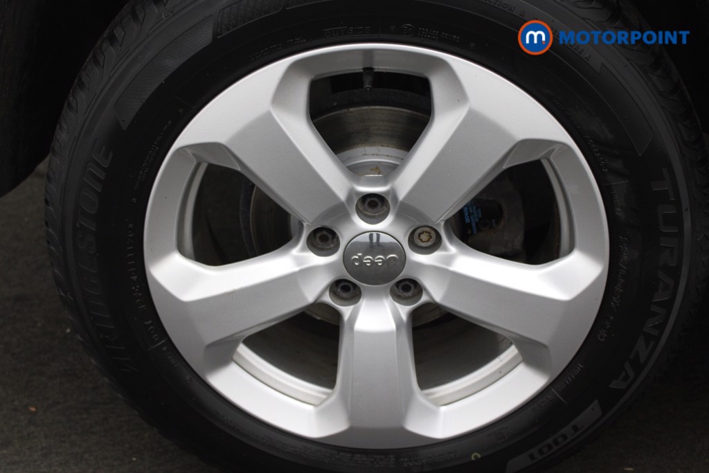 Jeep Compass Longitude Manual Petrol SUV - Stock Number (1526915) - 17th supplementary image