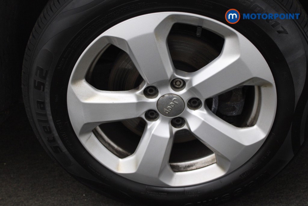 Jeep Compass Longitude Manual Petrol SUV - Stock Number (1526915) - 19th supplementary image