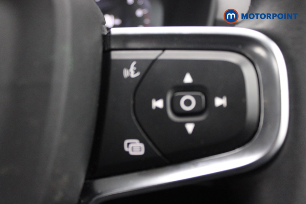 Volvo Xc40 Momentum Manual Petrol SUV - Stock Number (1527026) - 11th supplementary image