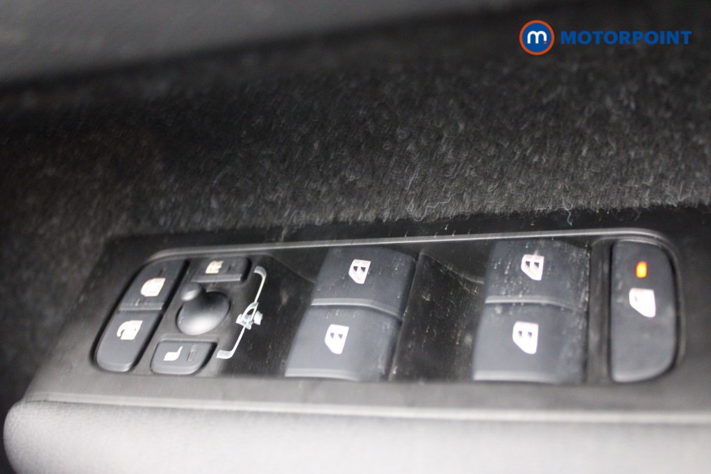 Volvo Xc40 Momentum Manual Petrol SUV - Stock Number (1527026) - 14th supplementary image