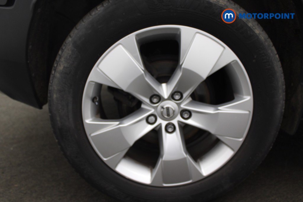 Volvo Xc40 Momentum Manual Petrol SUV - Stock Number (1527026) - 16th supplementary image