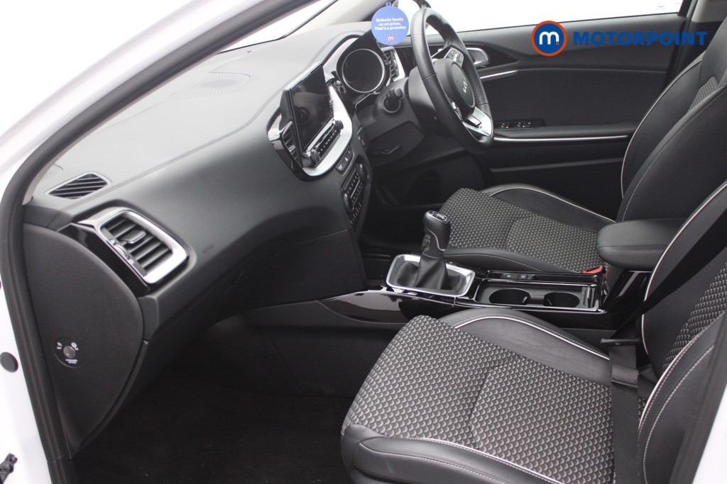 KIA Xceed 3 Manual Petrol Hatchback - Stock Number (1534594) - 1st supplementary image