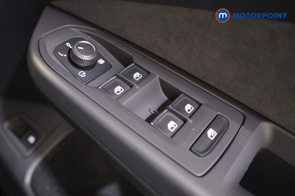 Volkswagen Golf GTE Automatic Petrol Plug-In Hybrid Hatchback - Stock Number (1537935) - 11th supplementary image