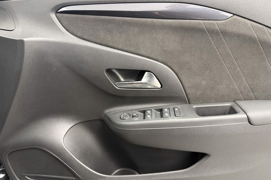Vauxhall Corsa Ultimate Manual Petrol Hatchback - Stock Number (1539506) - 14th supplementary image